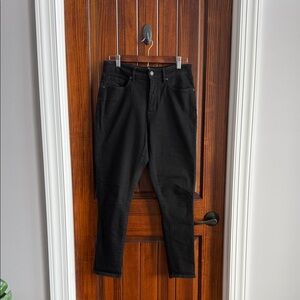 LOFT Women's Black Curvy Skinny Jeans